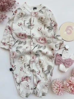 Bawełniany pajac niemowlęcy ze stópkami pastelowy bukiet
