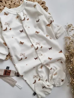 Bawełniany pajac niemowlęcy ze stópkami boho motyle (Kopia)