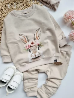 Beżowy komplet dresowy zajączek w kwiatowym wianku bluza + spodnie