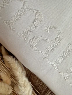 Bluza z kapturem jasny beż z haftem mama