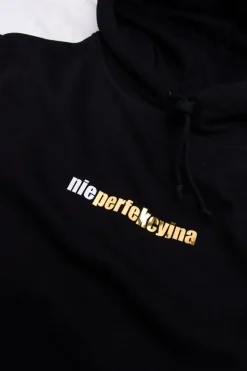Bluza z kapturem nieperfekcyjna