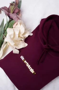 Bluza z kapturem nieperfekcyjna