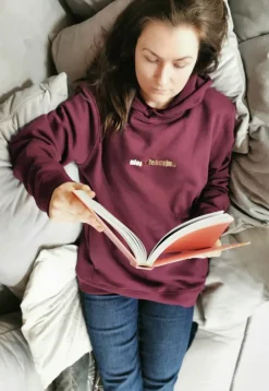 Bluza z kapturem nieperfekcyjna