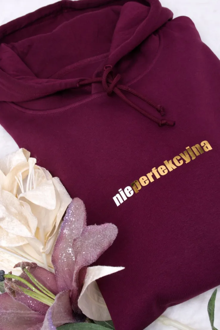 Bluza z kapturem nieperfekcyjna