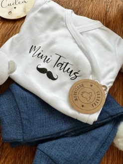 Body kopertowe z nadrukiem wąsów mini tatuś