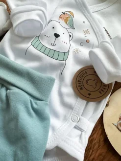 Body kopertowe z nadrukiem zimowego misia