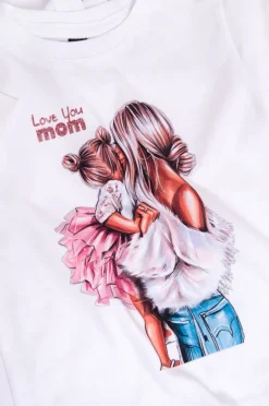 Body Mama z córką i napisem Love you mom