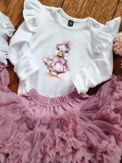 Body niemowlęce z falbankami przy rękawach kaczuszka w sukience
