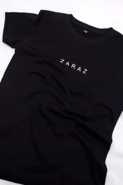 Czarna koszulka dziecięca z nadrukiem zaraz