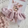 Gumka scrunchie do włosów muślinowa srebrne gwiazdki
