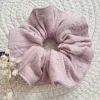 Gumka scrunchie do włosów różowa haftowane kwiatuszki