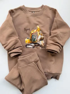 Kawowy komplet dresowy koparka z imieniem bluza + spodnie