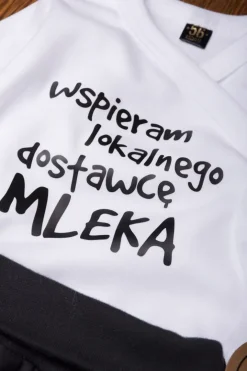 Komplet body Wspieram lokalnego dostawcę mleka + czarne półśpiochy lub spodnie