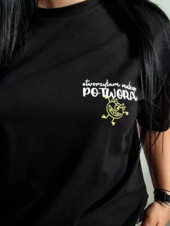 Koszulka damska z nadrukiem stworzyłam małego potwora