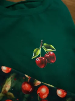 Koszulka dziecięca z nadrukiem wisienek