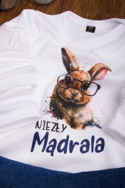 Koszulka dziecięca z nadrukiem króliczka niezły mądrala