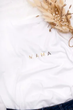 Koszulka ze złotym minimalistycznym napisem mama