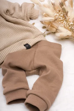 Legginsy dla niemowlaka prążkowane beżowe