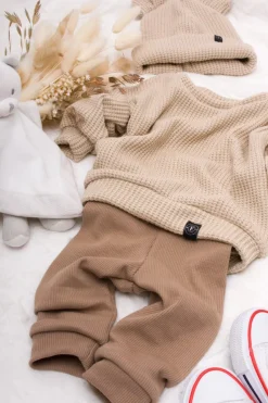 Legginsy dla niemowlaka prążkowane beżowe