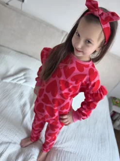 Legginsy dziecięce serca na różu
