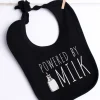 Śliniak dla niemowląt z nadrukiem powered by milk