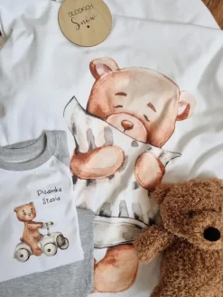 Piżama dziecięca misio na wyścigówce
