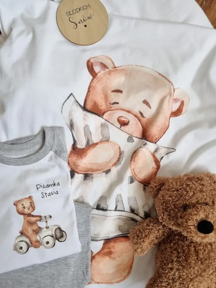 Piżama dziecięca misio na wyścigówce
