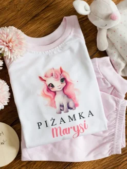 Piżama dziecięca z nadrukiem różowego jednorożca