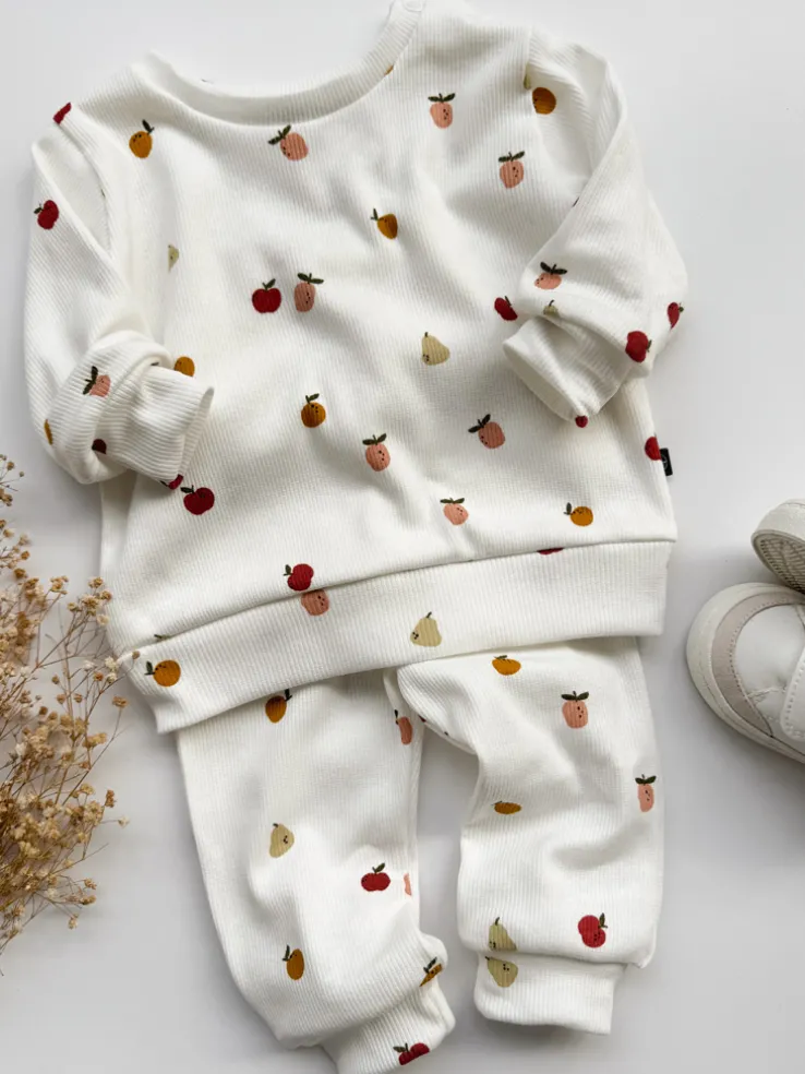 Prążkowany komplet jabłuszka (bluza + spodnie)