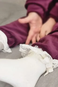 Skarpetki dziewczęce z koronką i kokardką