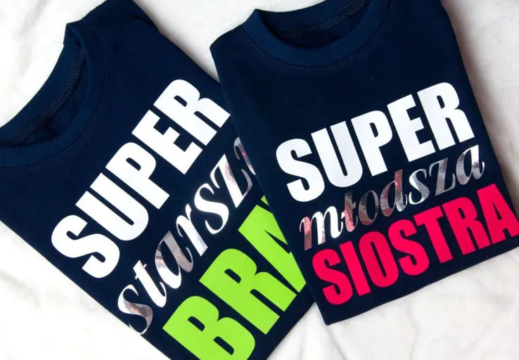Super młodszy/starszy brat/siostra