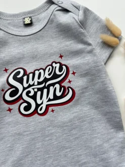 Szare body niemowlęce z nadrukiem super syn/super córka