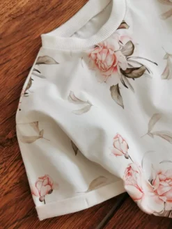 T-shirt dziecięcy delikatne kwiaty
