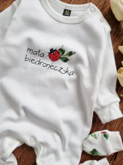 Zestaw wyprawkowy dla niemowlaka biedroneczki